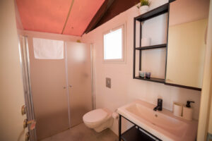 טנטי פלוס חדר רחצה