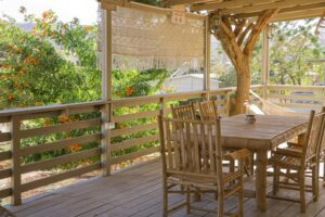 יעלים וערבה מרפסת2