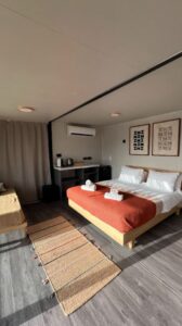 מול מדבר החדר