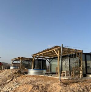 מול מדבר היחידה