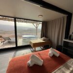 מול מדבר מבט החוצה